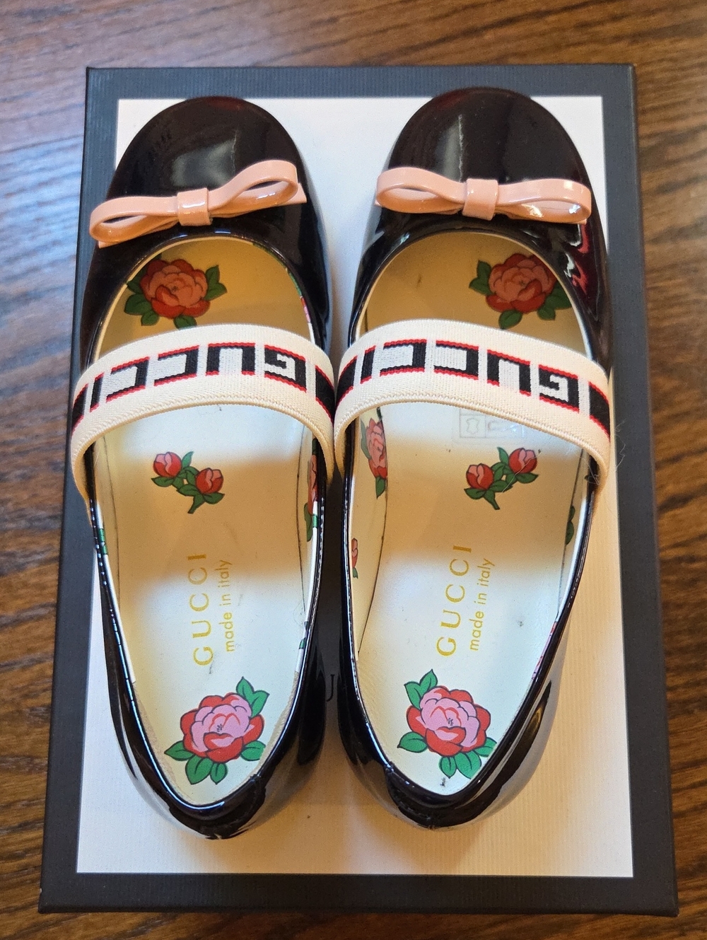 Gucci Black Patent Leather Girls' Mary Janes with Pink Bows